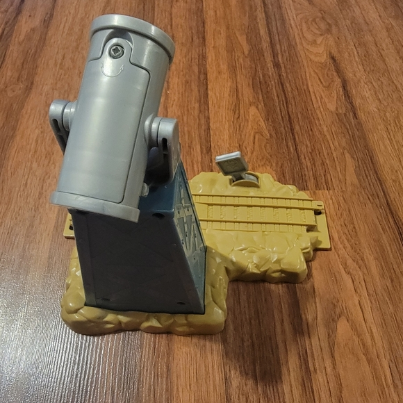 Thomas & Friends Sodor Search Light Spotlight Tower SSRC Train 2010 - Picture 3 of 3